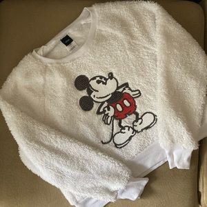 Disney sweatshirt (Mickey)